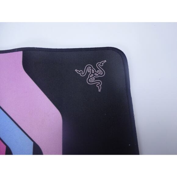 RARE Razer x Overwatch D.Va Mouse Pad – Limited Edition Gaming Mat - Picture 3 of 5